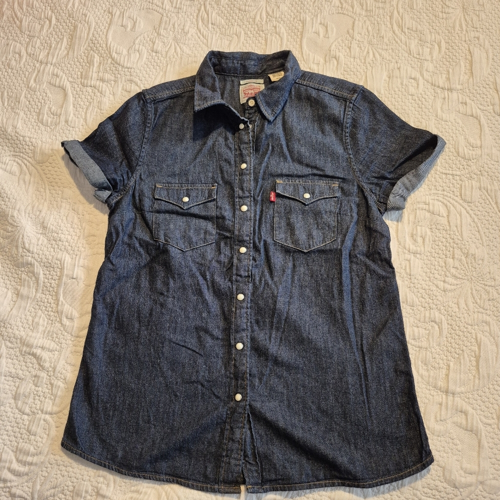 Levi's Women's Dark Denim Short-Sleeve Shirt